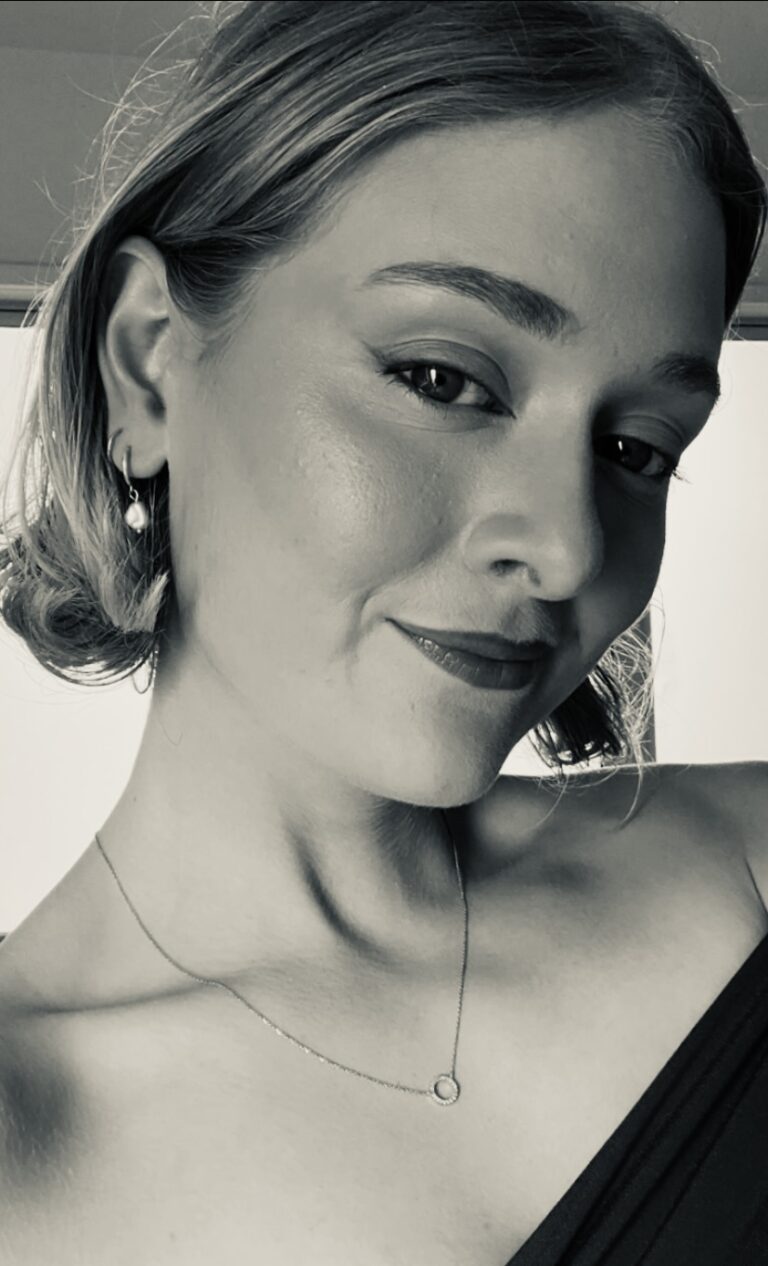 PEARL ON HOOP EARRINGS